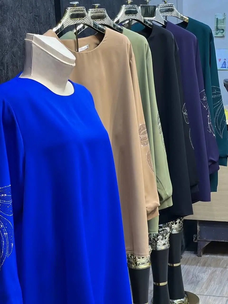 شومیز سایزبزرگ مدل آستین تور و نگین ونیزیا
