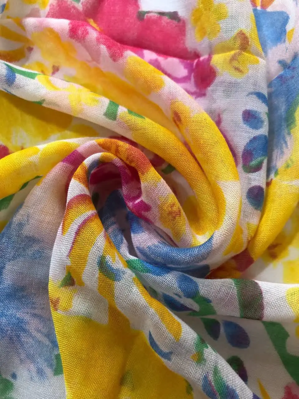 #شال_نخی_وارداتی_منگوله دار
