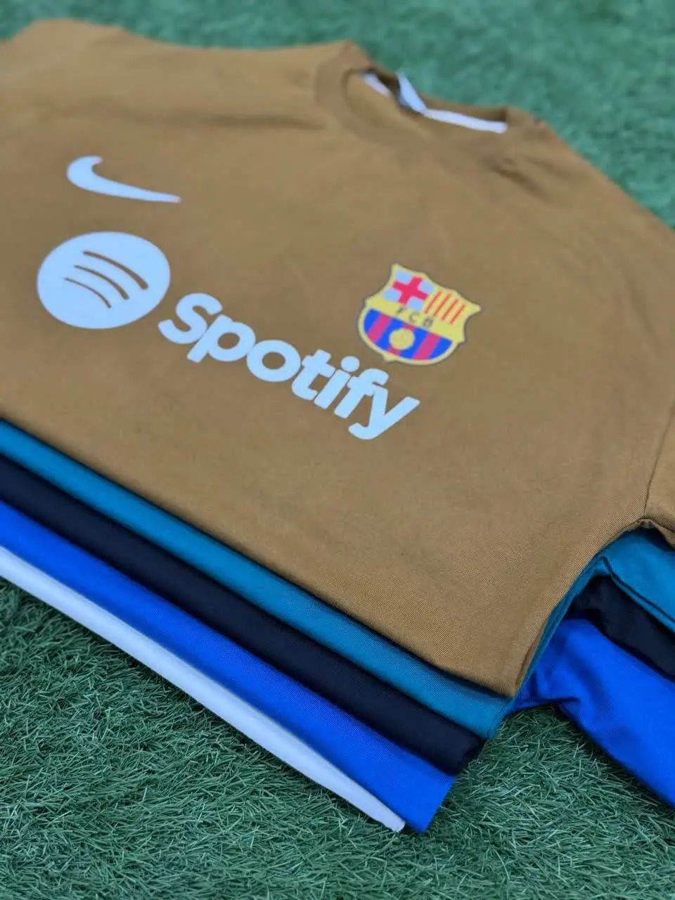 نام: تیشرت طرح بارسا