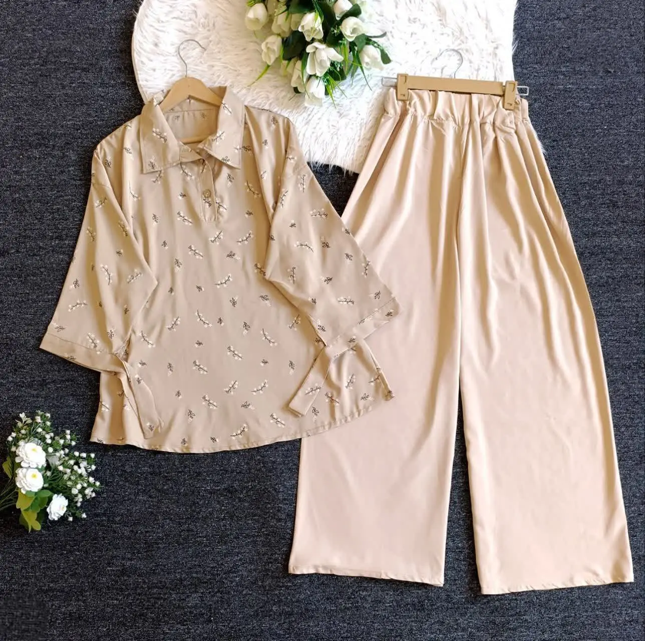 نام: ست شومیز شلوار گل گچی ۳۰
