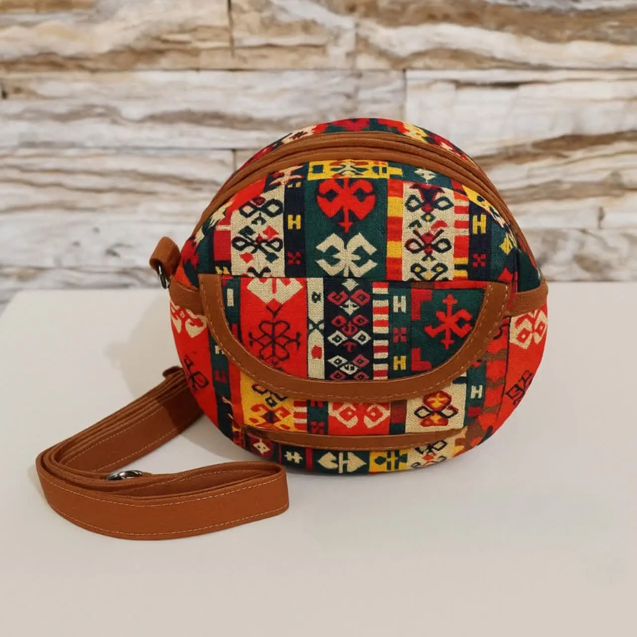 کیف گرد سنتی
