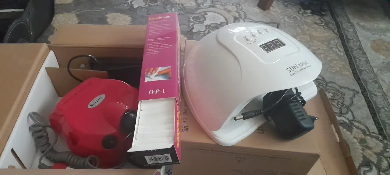 لوازم کاشت ناخن بعضی وسایلانونوهستن 
