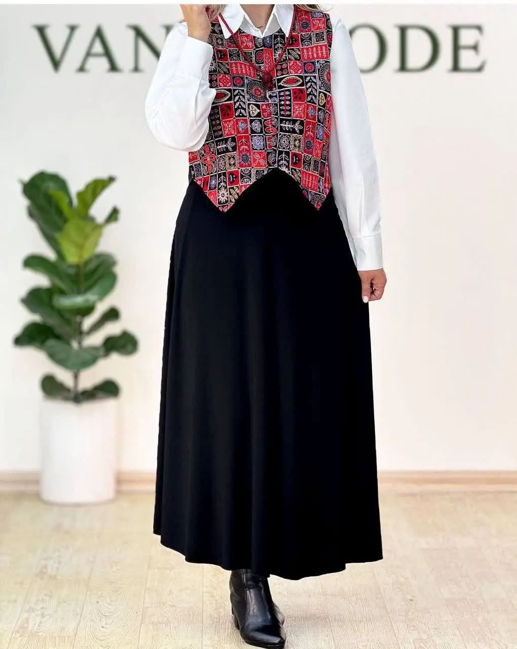 🛍نام: ست جلیقه دامن+گردبند🍂
