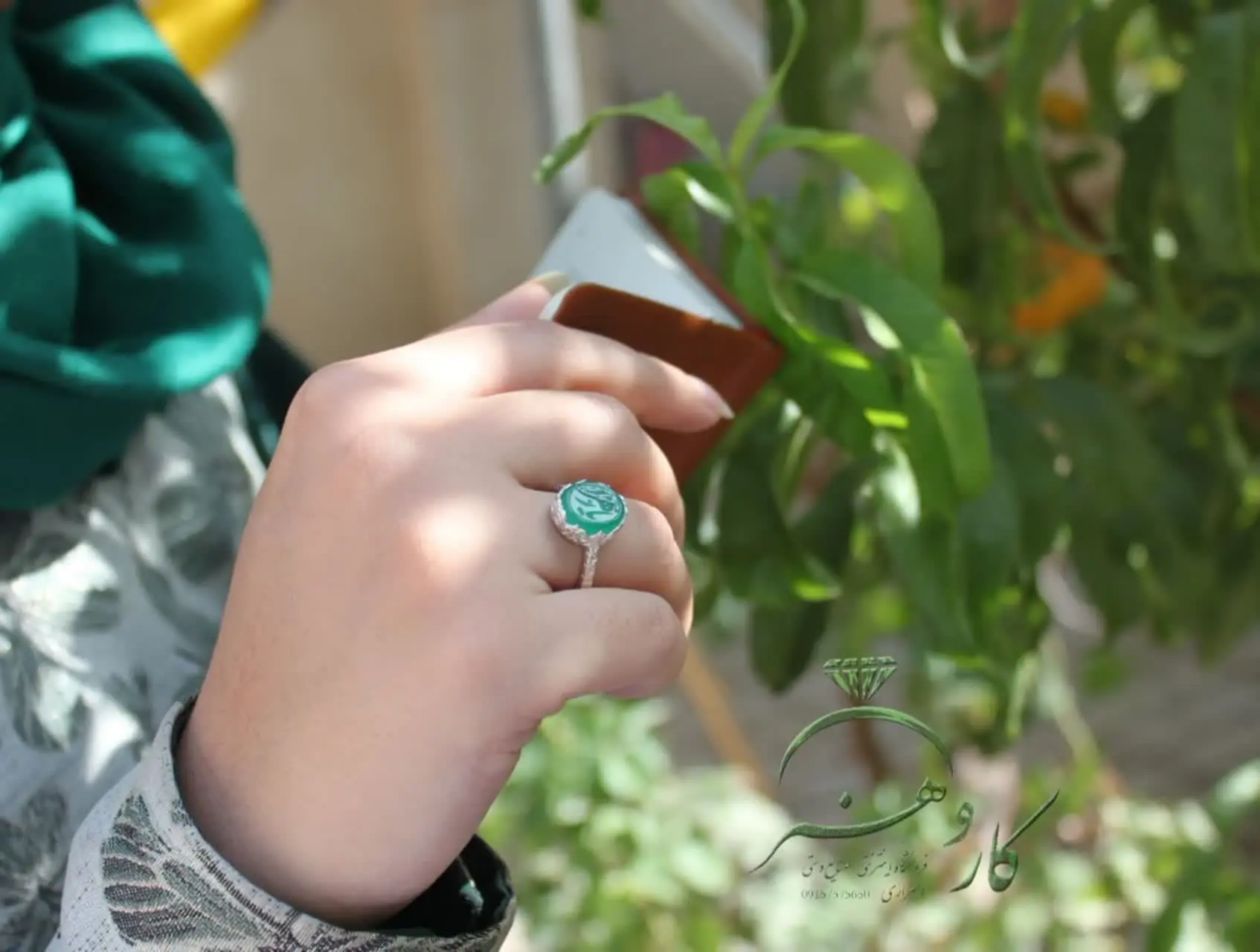 فقط ظرافت رکابش و ببینید.. 🧐🙂
