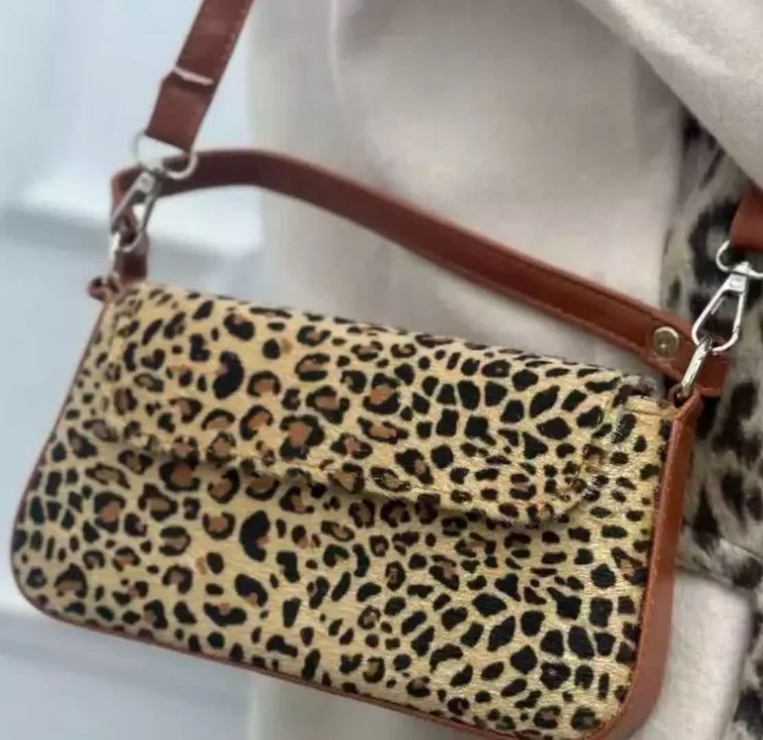 کیف پوست پلنگی
