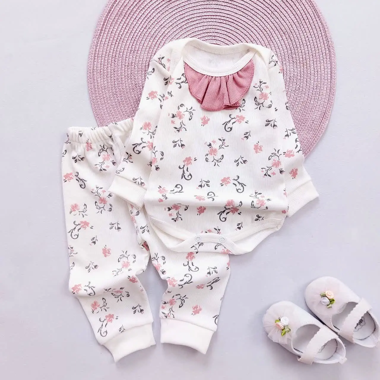 بادی شلوار کبریتی تمام چاپ گل 🌸
