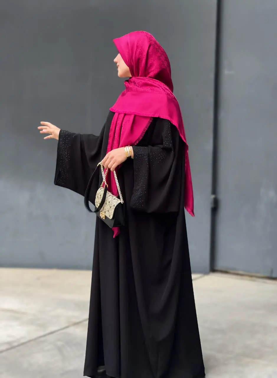 آستین دارای دکمه میباشد برا...