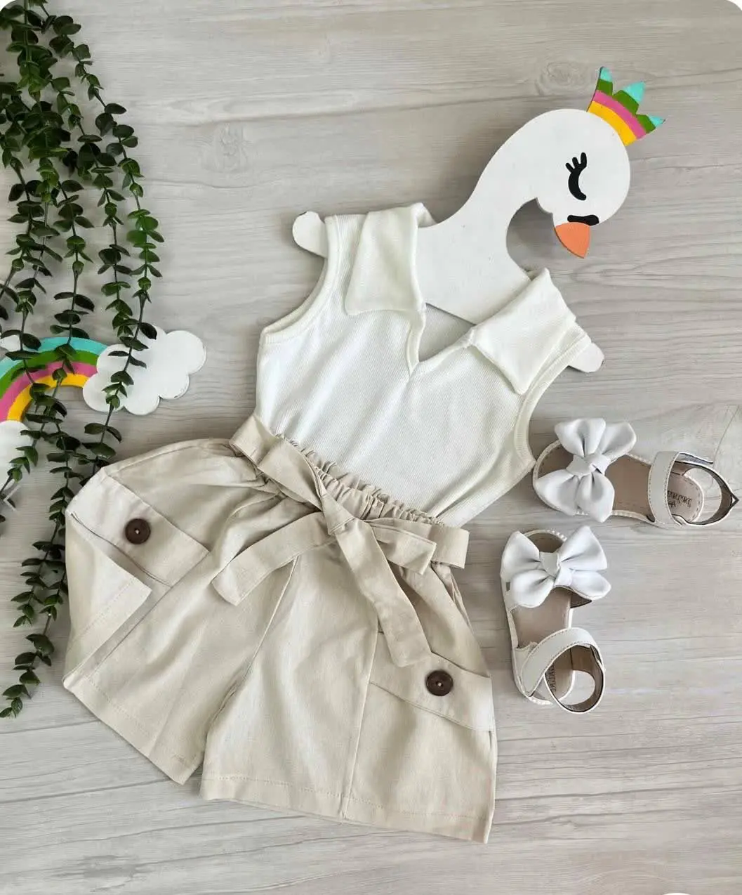 تاپ شورتک سلنا😍😍
