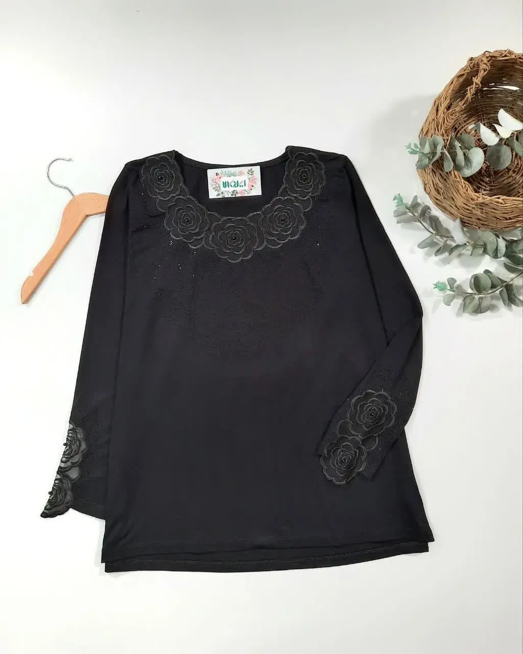 هرکجانام‌حسین‌است‌همان‌جاست‌
