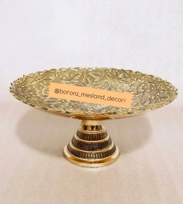 شیرینی خوری تمام برنزی قلم کاری زیبا
