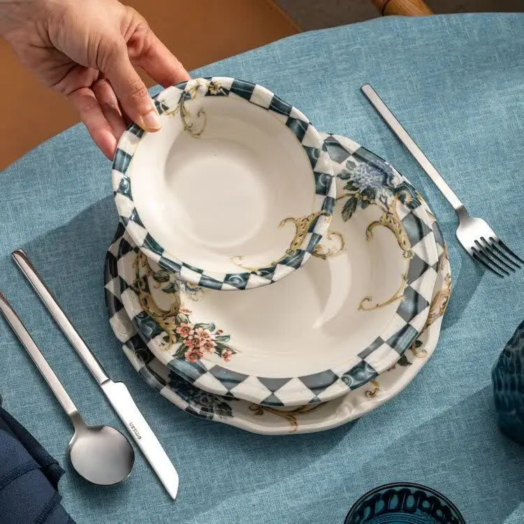 ۶ عدد بشقاب