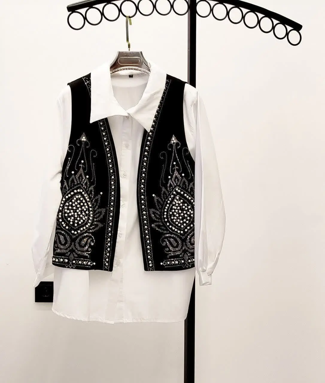 تیارا (جلیقه)