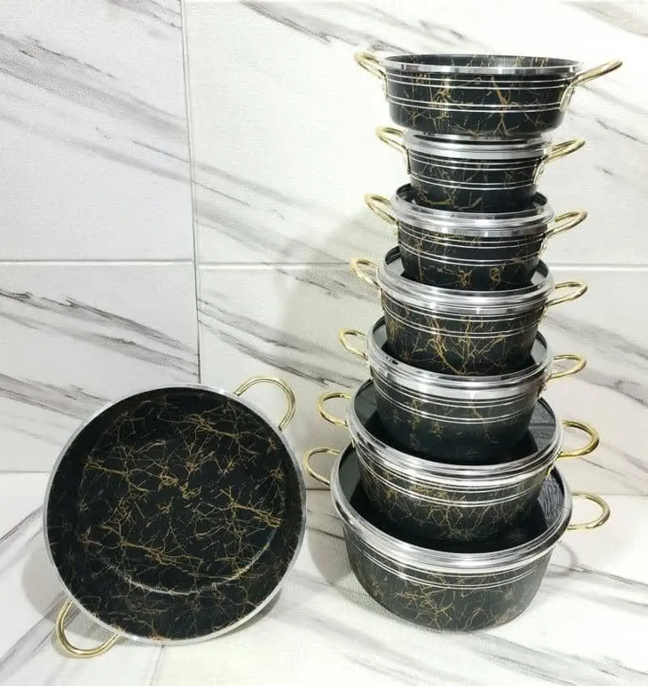 ✅رنگ مشکی به خطوط طلایی هم موجوده 
