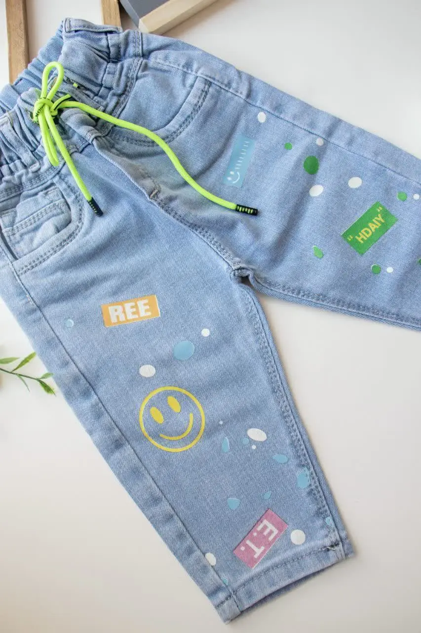 🔵 شلوار جین چاپ استیکری
