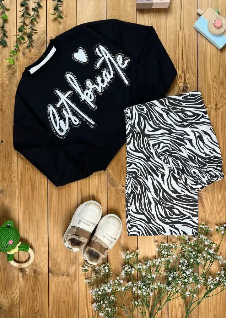 🔮کراپ شلوار بگ دخترانه طرح زبرا🔮
