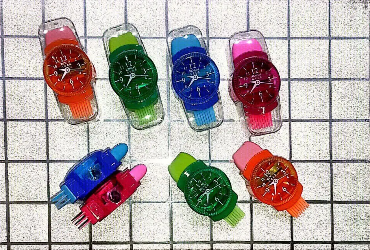 تراش و پاکن فرچه‌ای طرح ساعت مچی 
