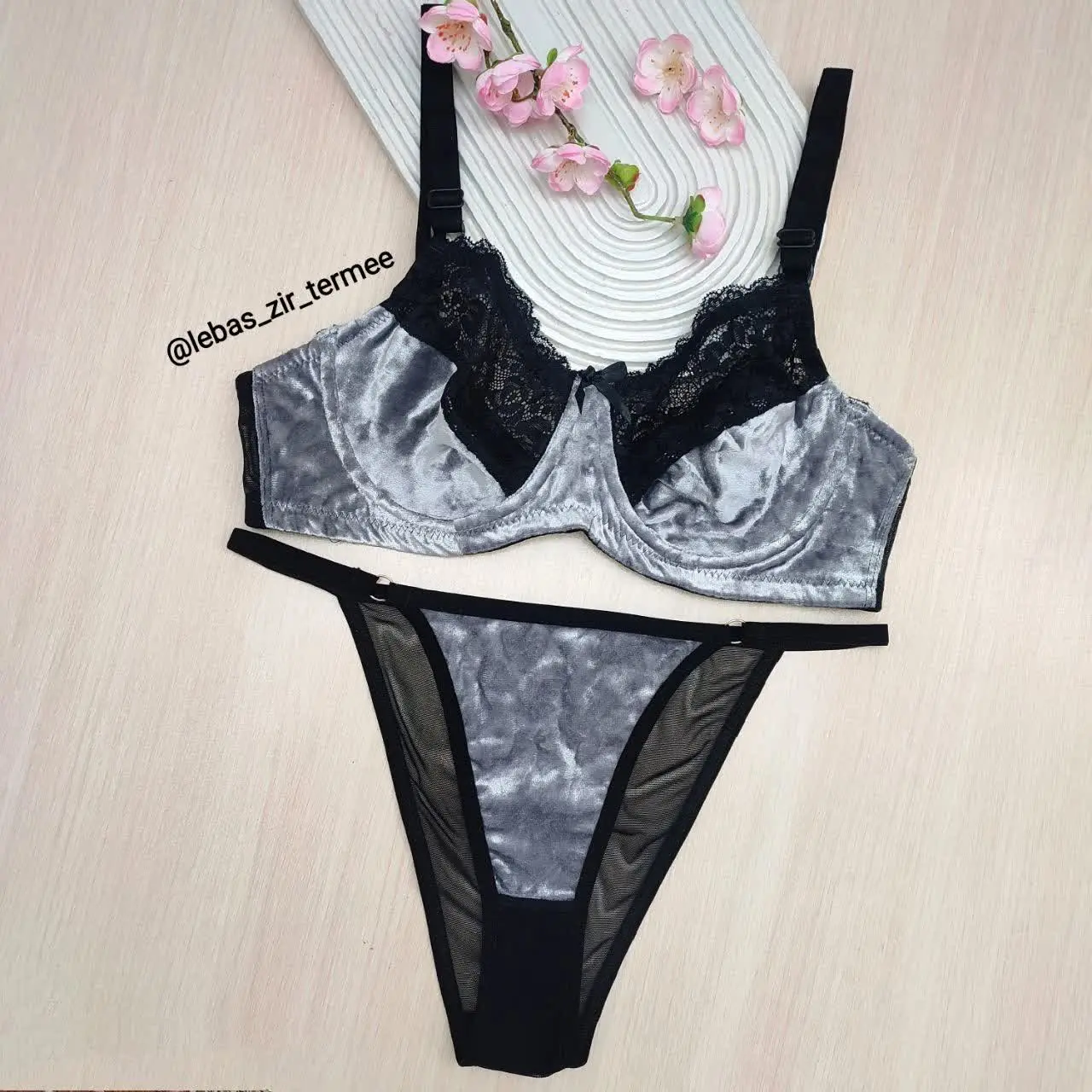 بیا اینور بازار 😎
