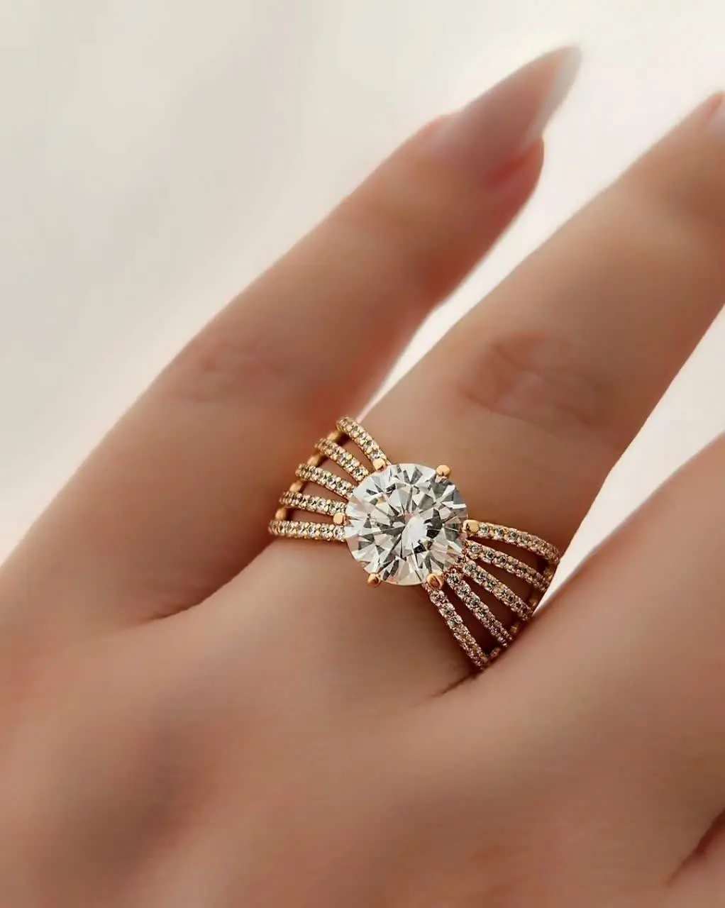 ⚜ انگشتر تک نگین لوکس از بر...