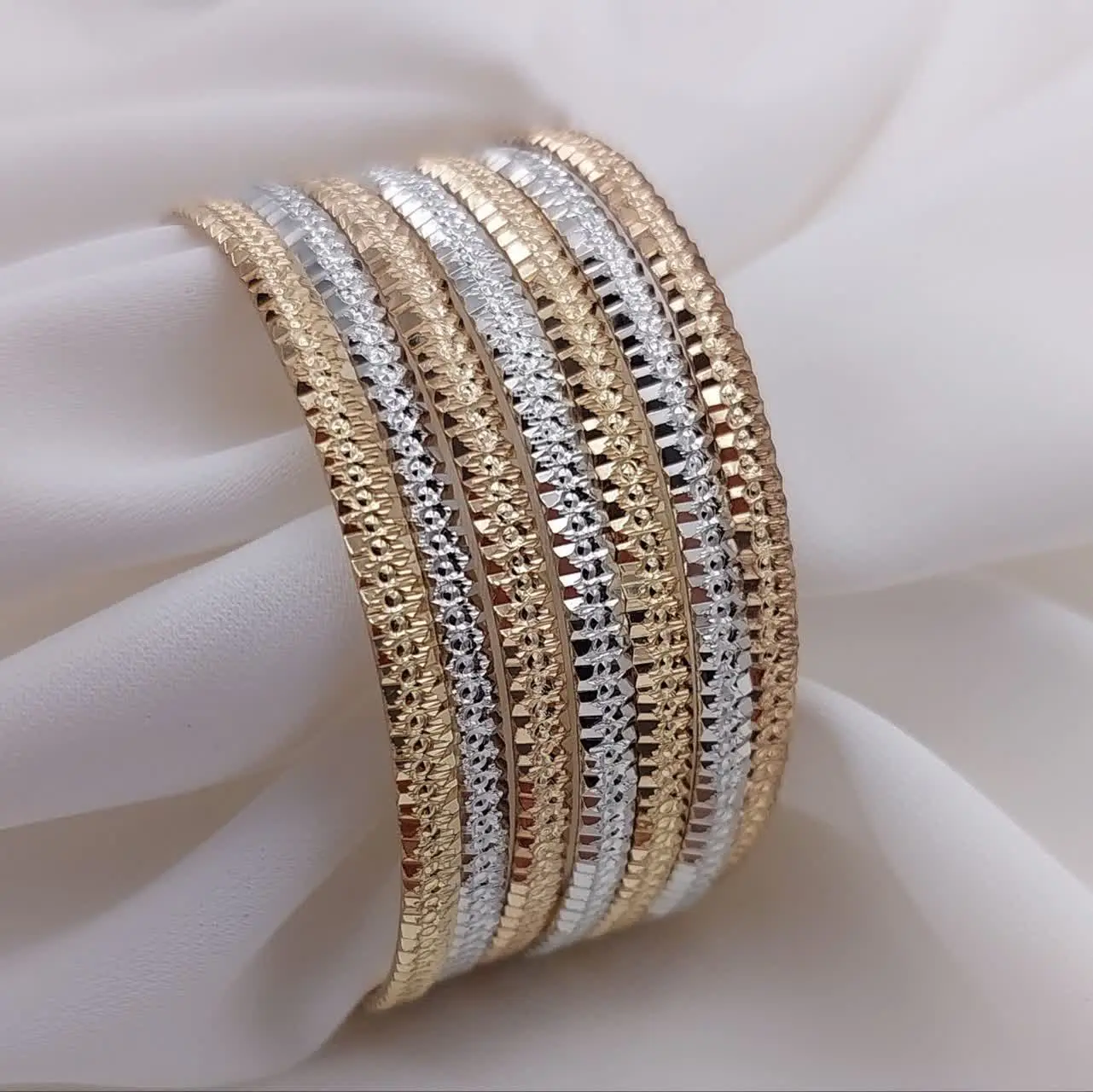 النگوهای طلا روس ۵ سال #ضمانت🥰😍🤩
