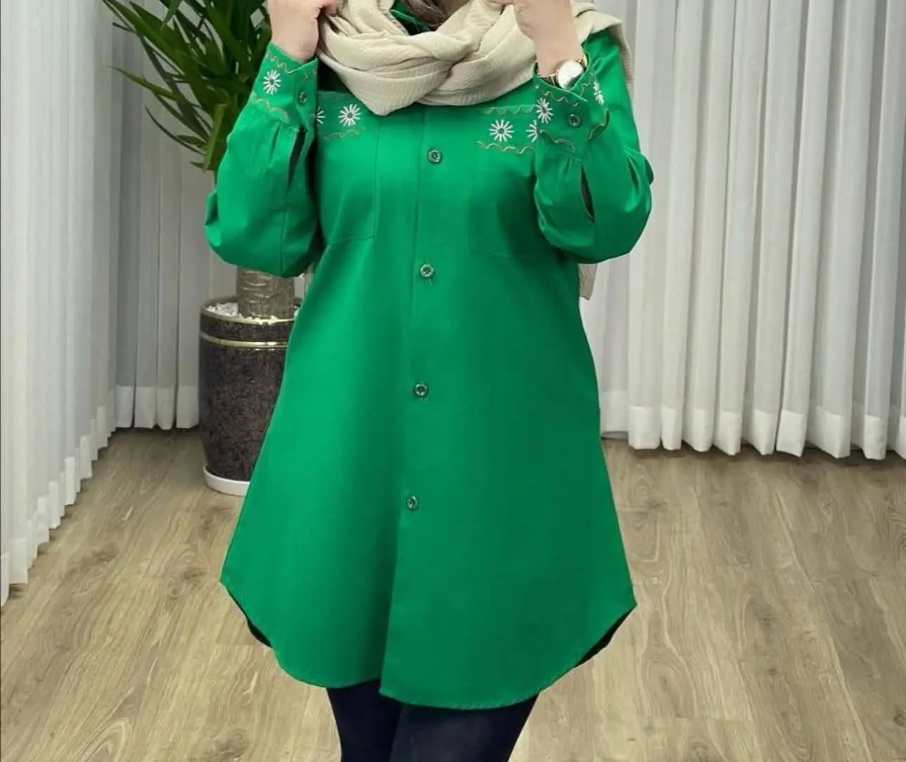 👚نام: #مانتو گلدوزی شده ستایش
