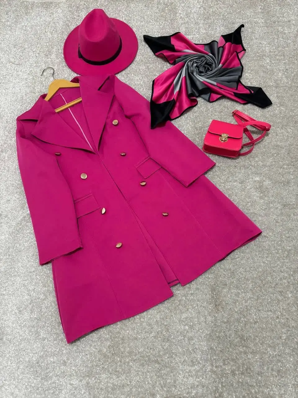 🌸نام: مانتو کتی شارلوت 
