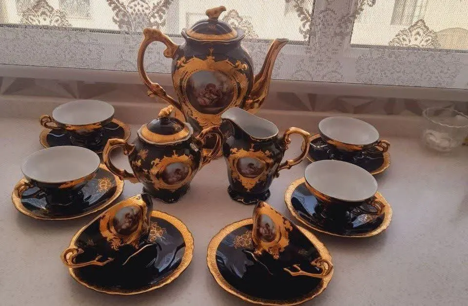 چایخوری سرمه‌ای
