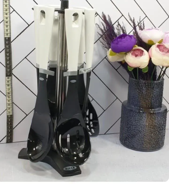 سفید و صورتی