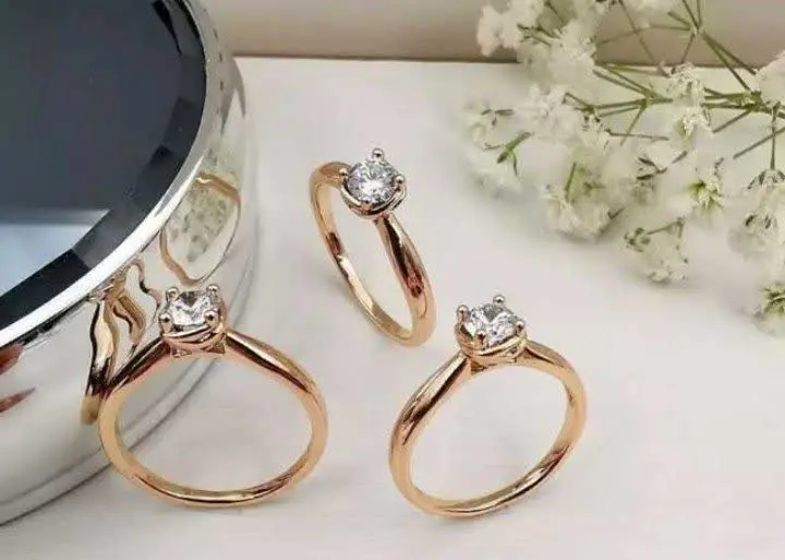 انگشتر تک نگین 
