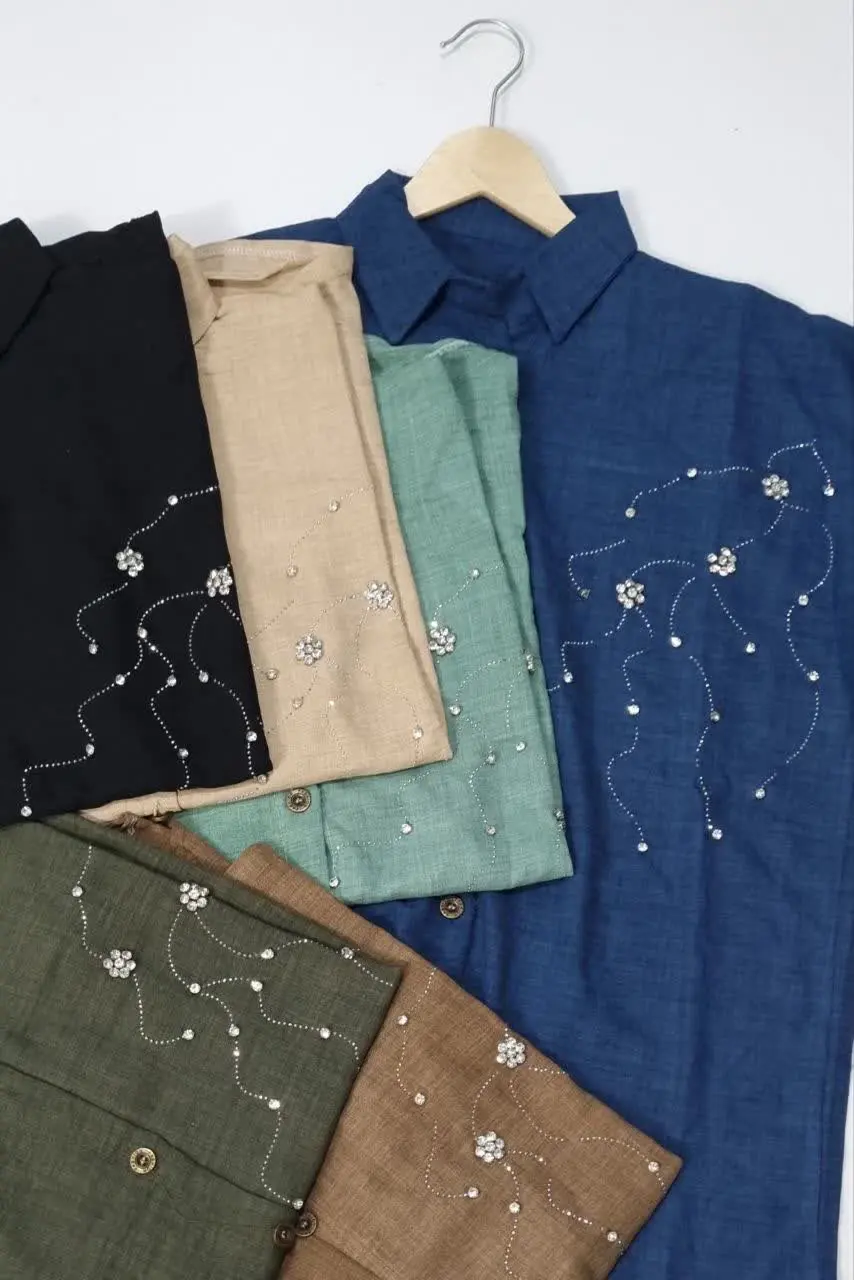 🌸یه #شومیز خوشگل و خنک با پارچه #شانتون با خرج کار سنگ دوزی و نگین. 
