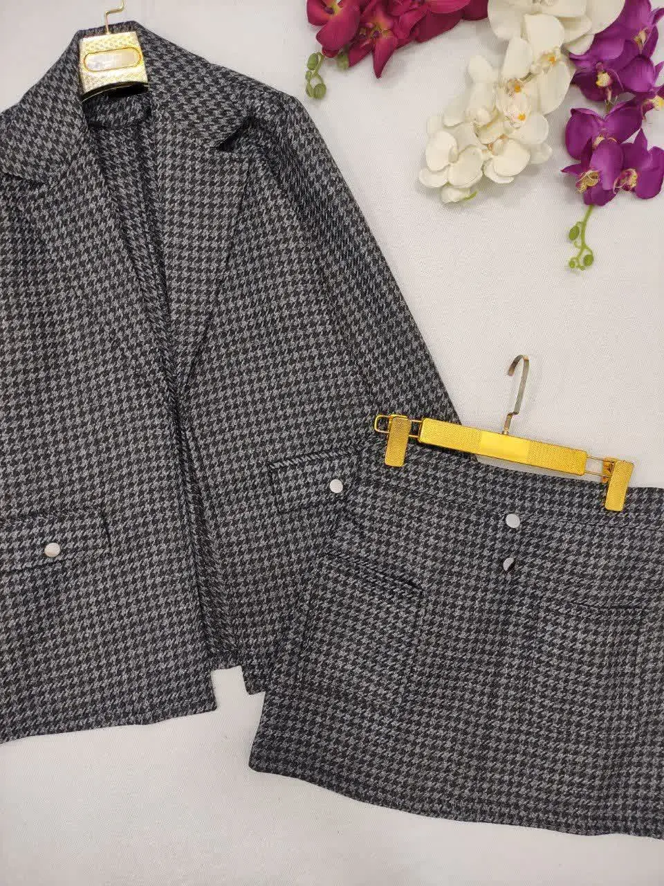 نام: کت و دامن 
