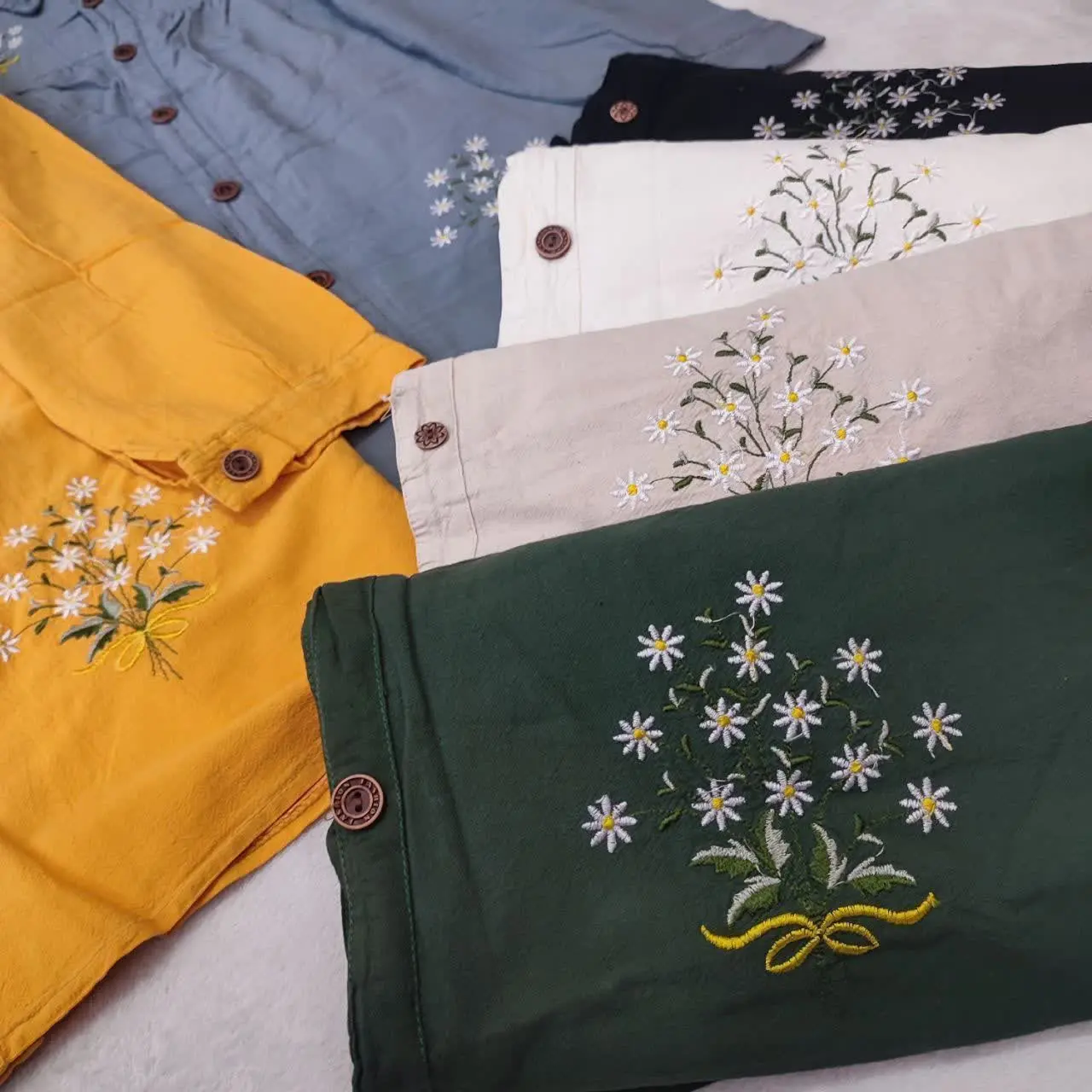 🌸 نام: شومیز بابونه ریز
