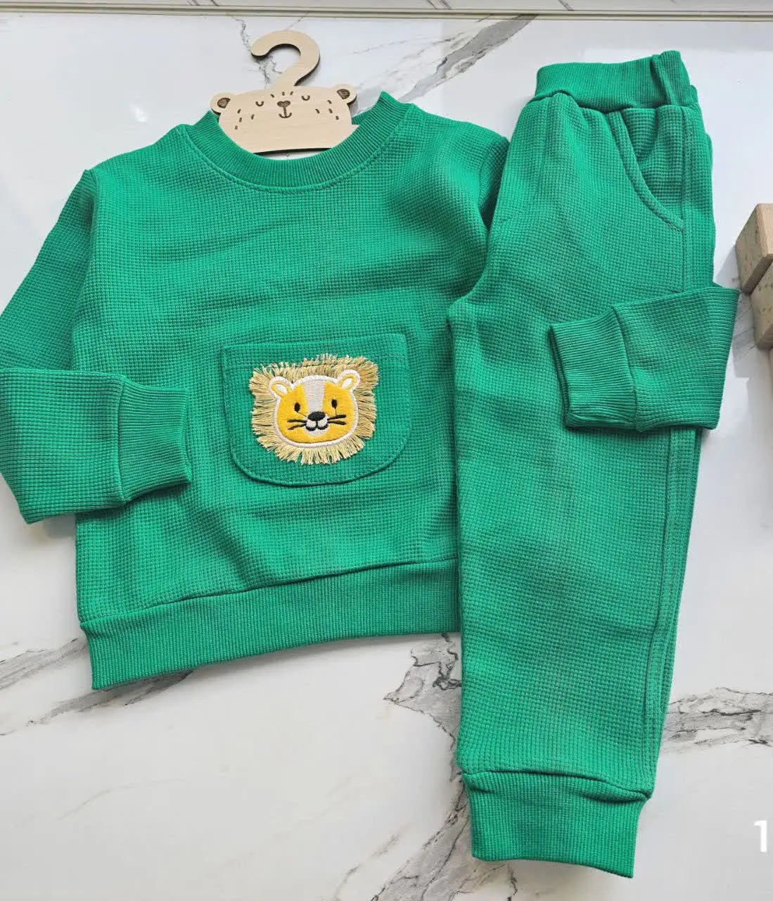 🔮بلوز شلواربیسکویتی اسپرت طرح شیر 🔮
