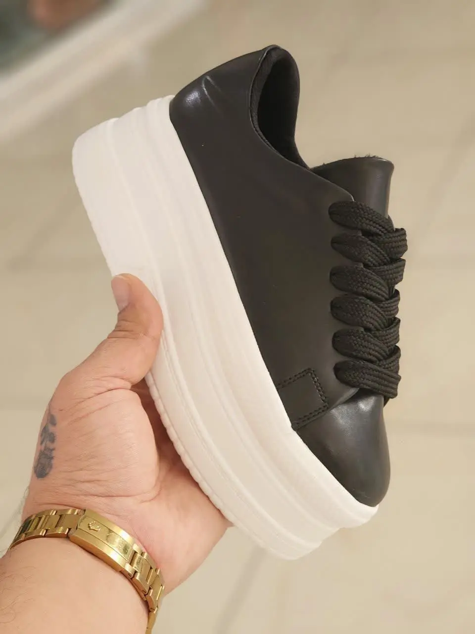 ونس جذاب و شیک ۶ سانت
