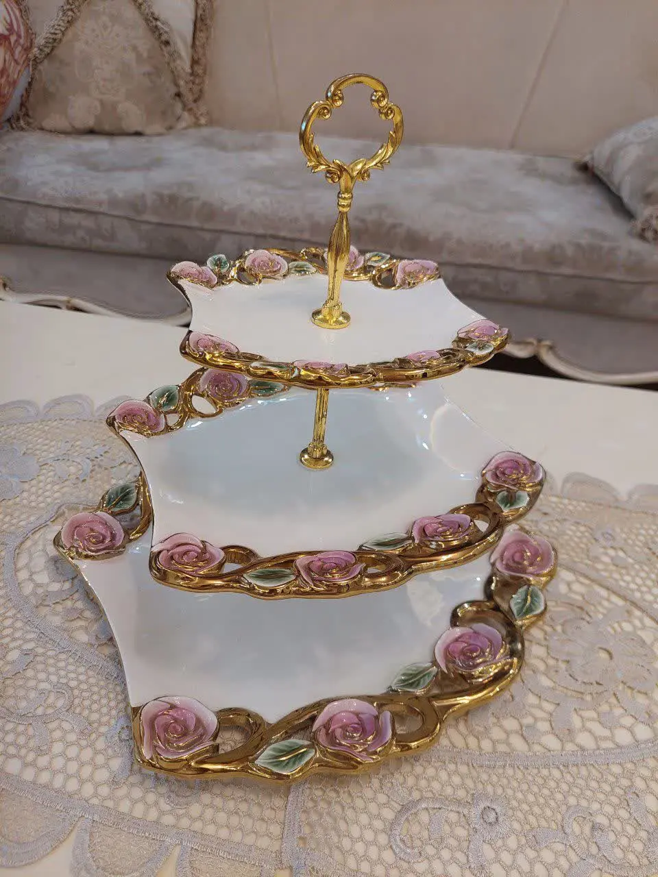 شیرینی خوری سه طبقه 
