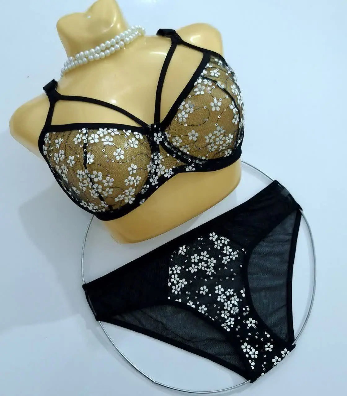 ست سوتین و شورت 
