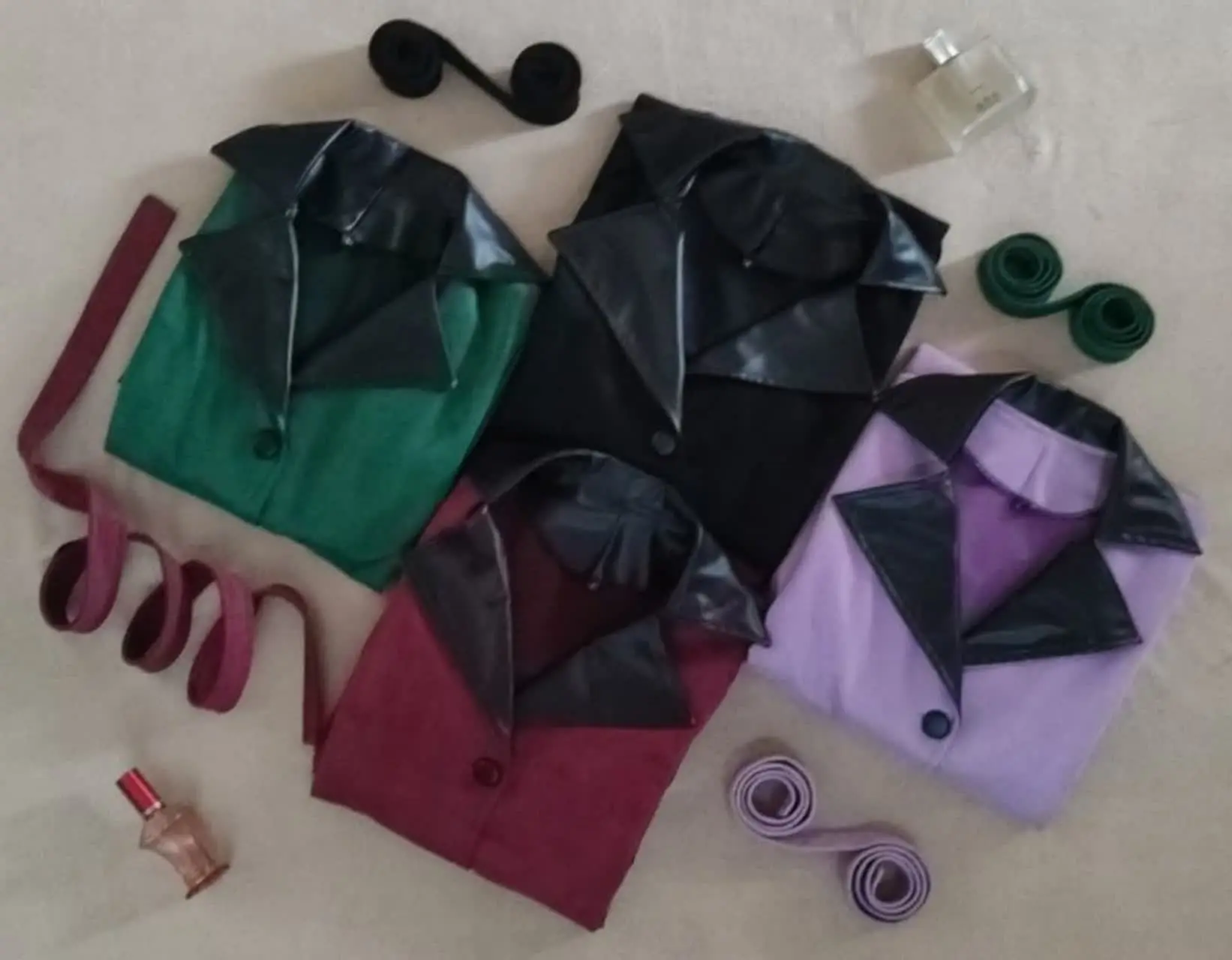 🔸 نام: مانتو پاییزه یقه چرم
