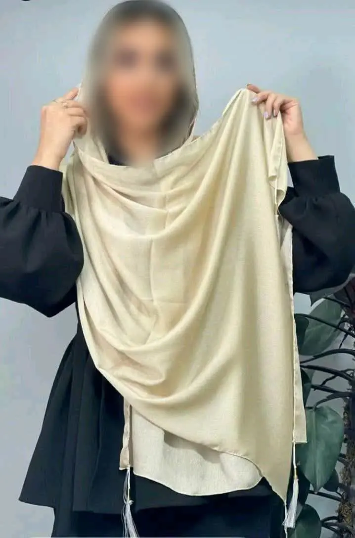 #عنوان: شال منگوله دار واکسی
