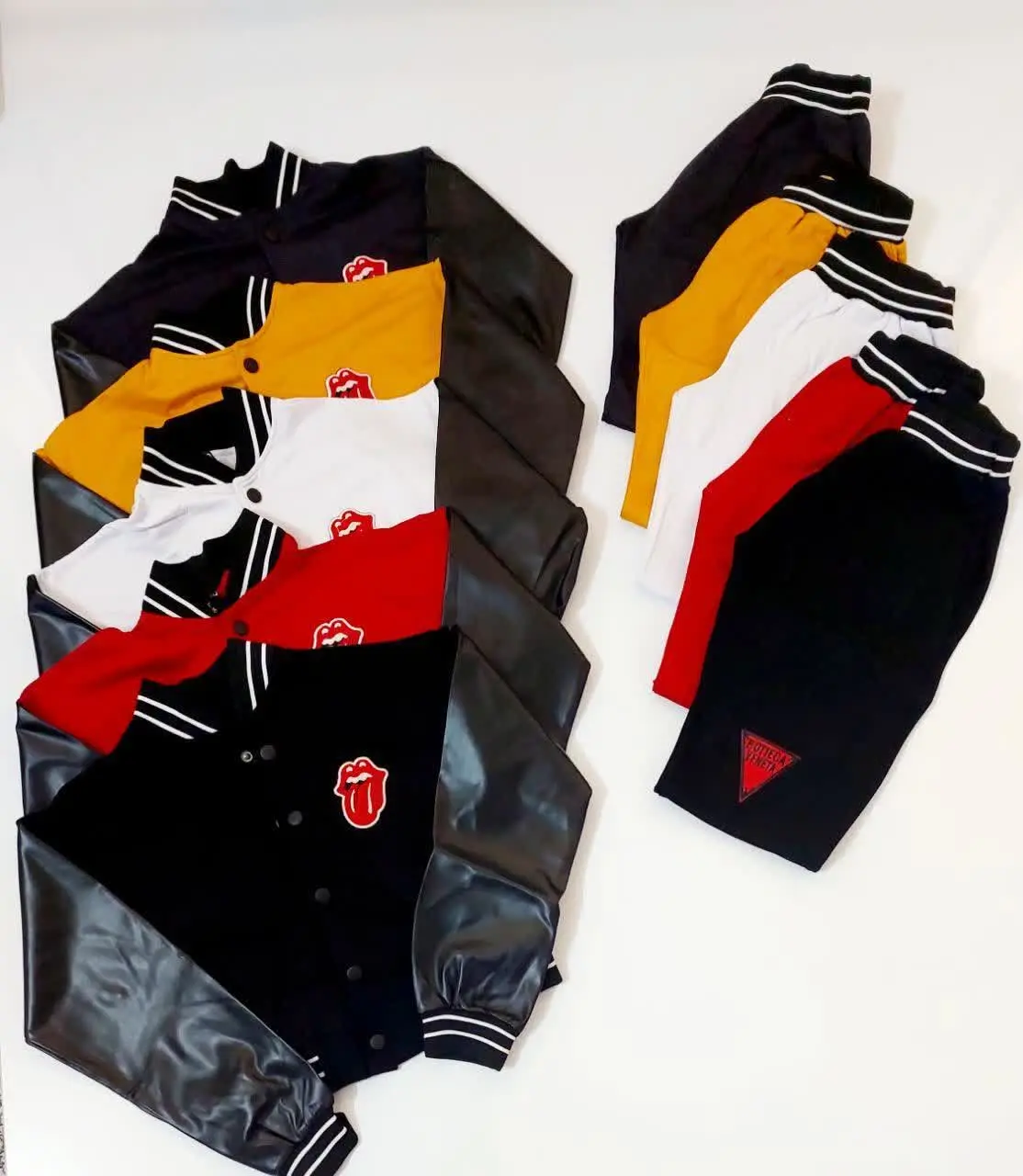 👚نام، مدل، پانیک
