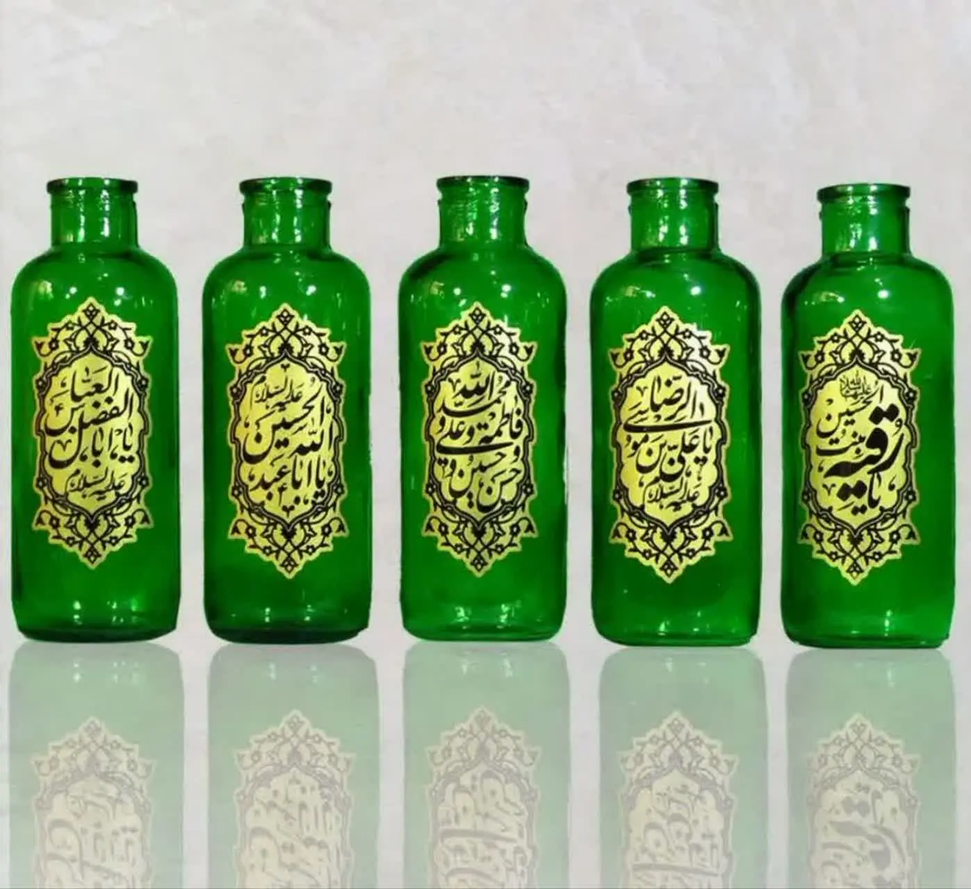 گلدان شیشه ای سبز