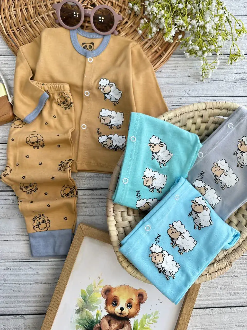 بلوز جلو دکمه و شلوار طرح سه ببعی نوزادی و کودک کد ۱۷۳۰۱۴ 
