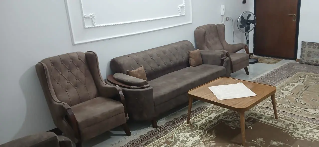 مبلمان چستر ۸ نفره سالم وتمیز