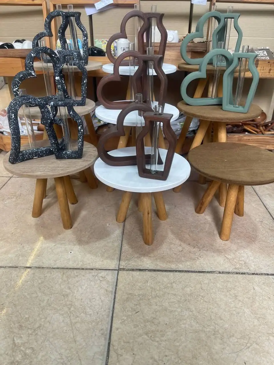 گل جام در سه رنگ
