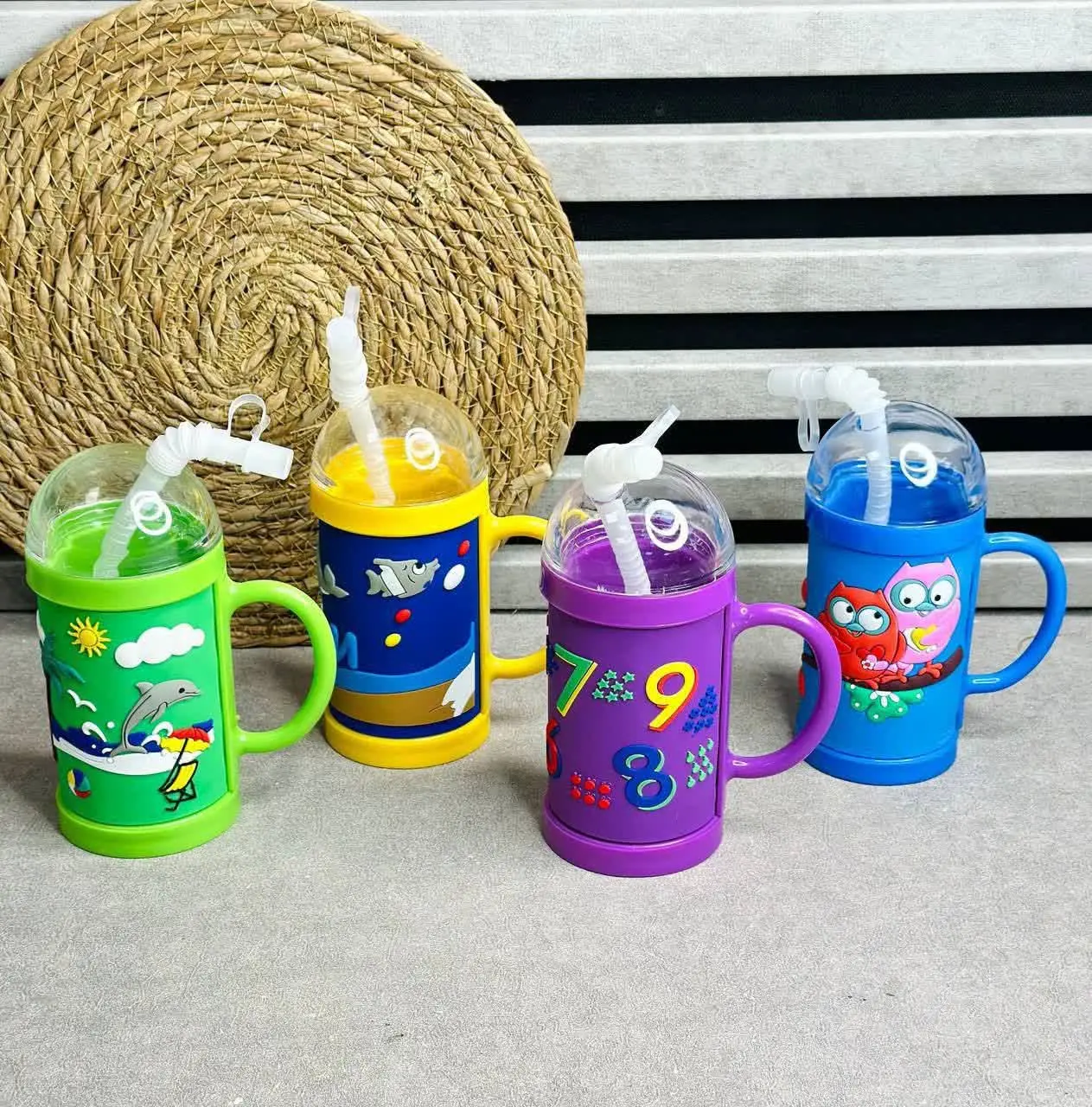 لیوان سیلیکونی نی دار کودک در چند رنگ
