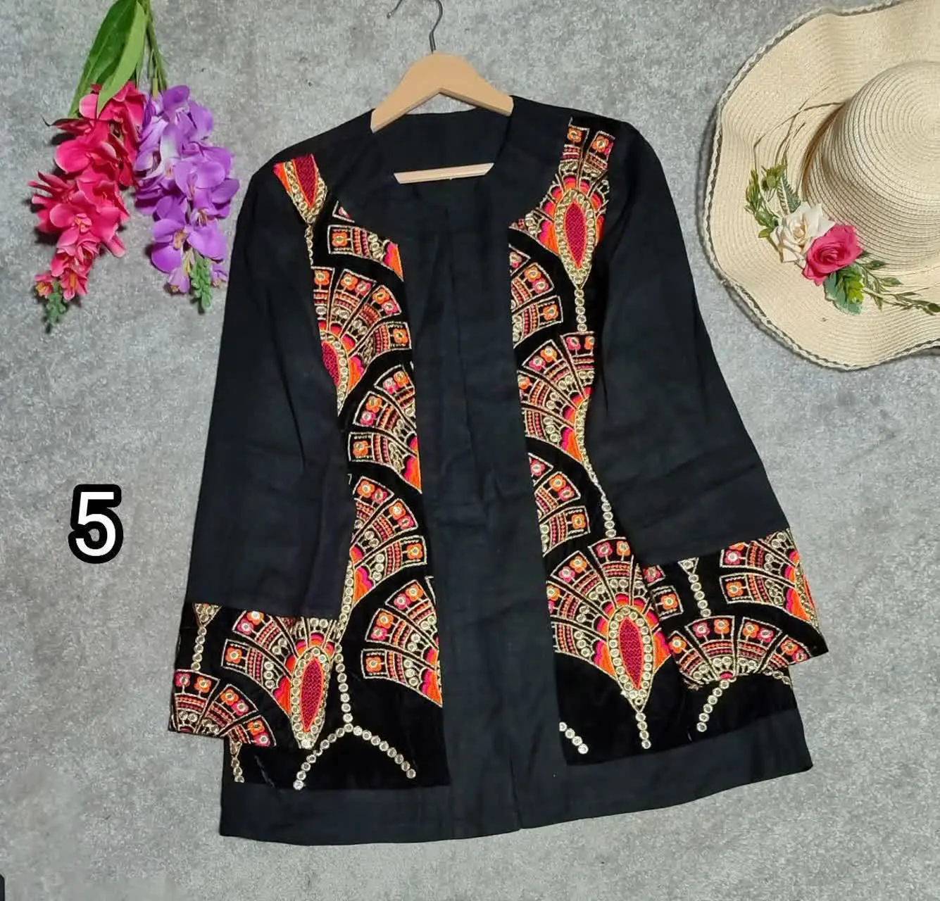 نام: مانتو سوزندوزی 
