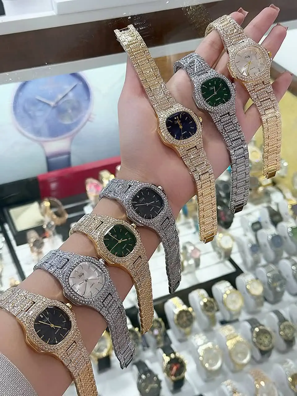 #ساعت پرفروش نگین دار 
