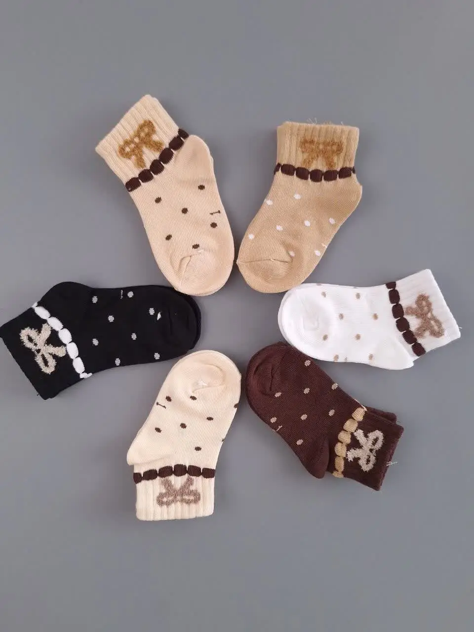 جوراب نیم ساق خالدار پاپیونی 😍