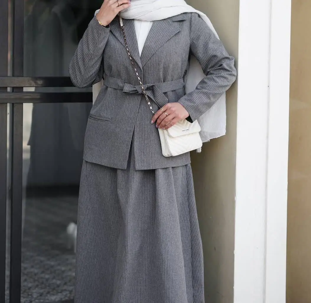 👚 نام: کت و دامن دیپلمات
