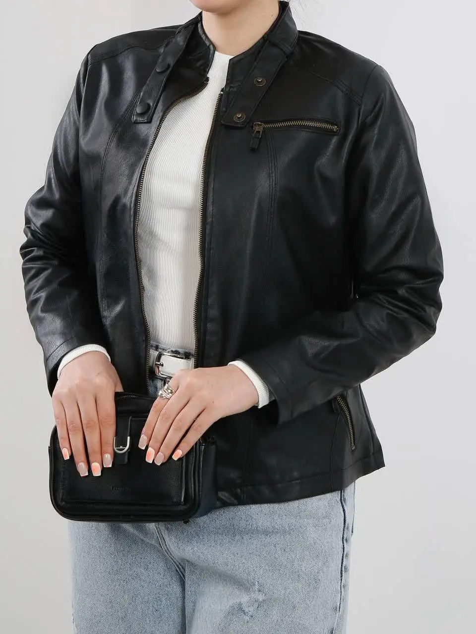 🍁رنگبندی: مشکی، قهوه ای تیره