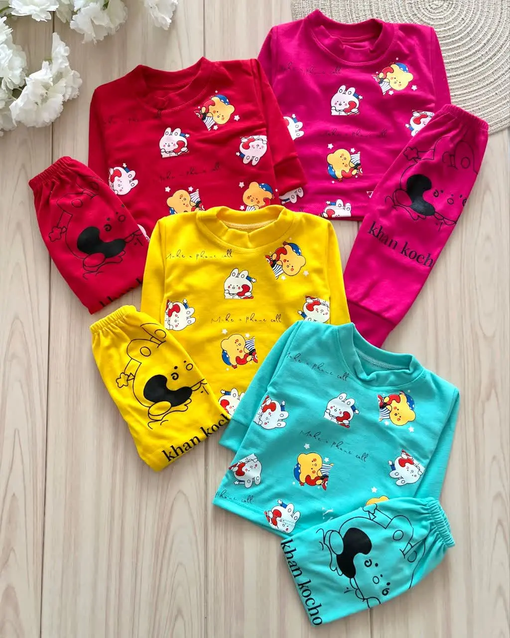 بلوز شلوار خرگوش و تلفن
