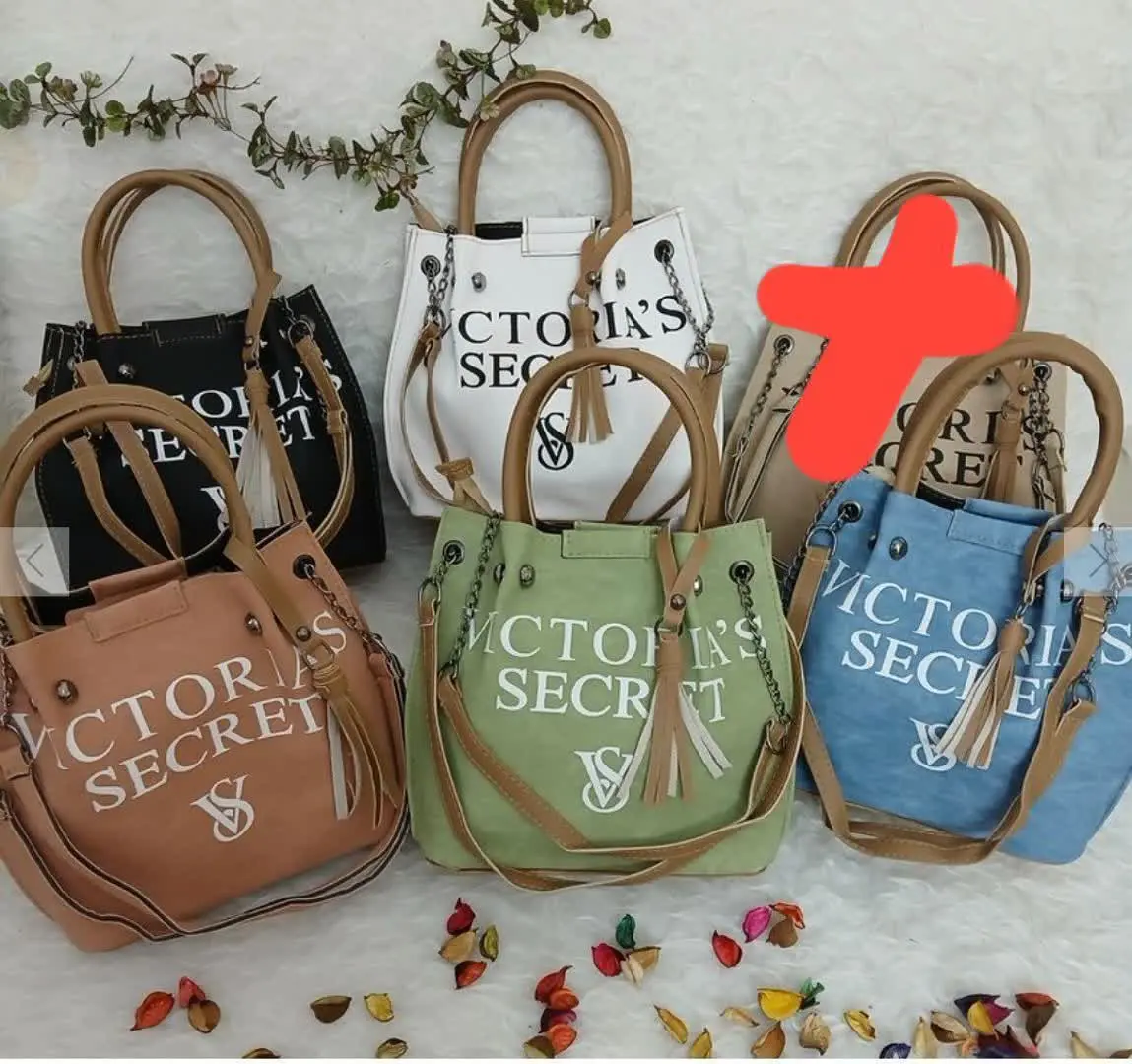 عسلی. سفید. آبی. مشکی. سبز😍😘
